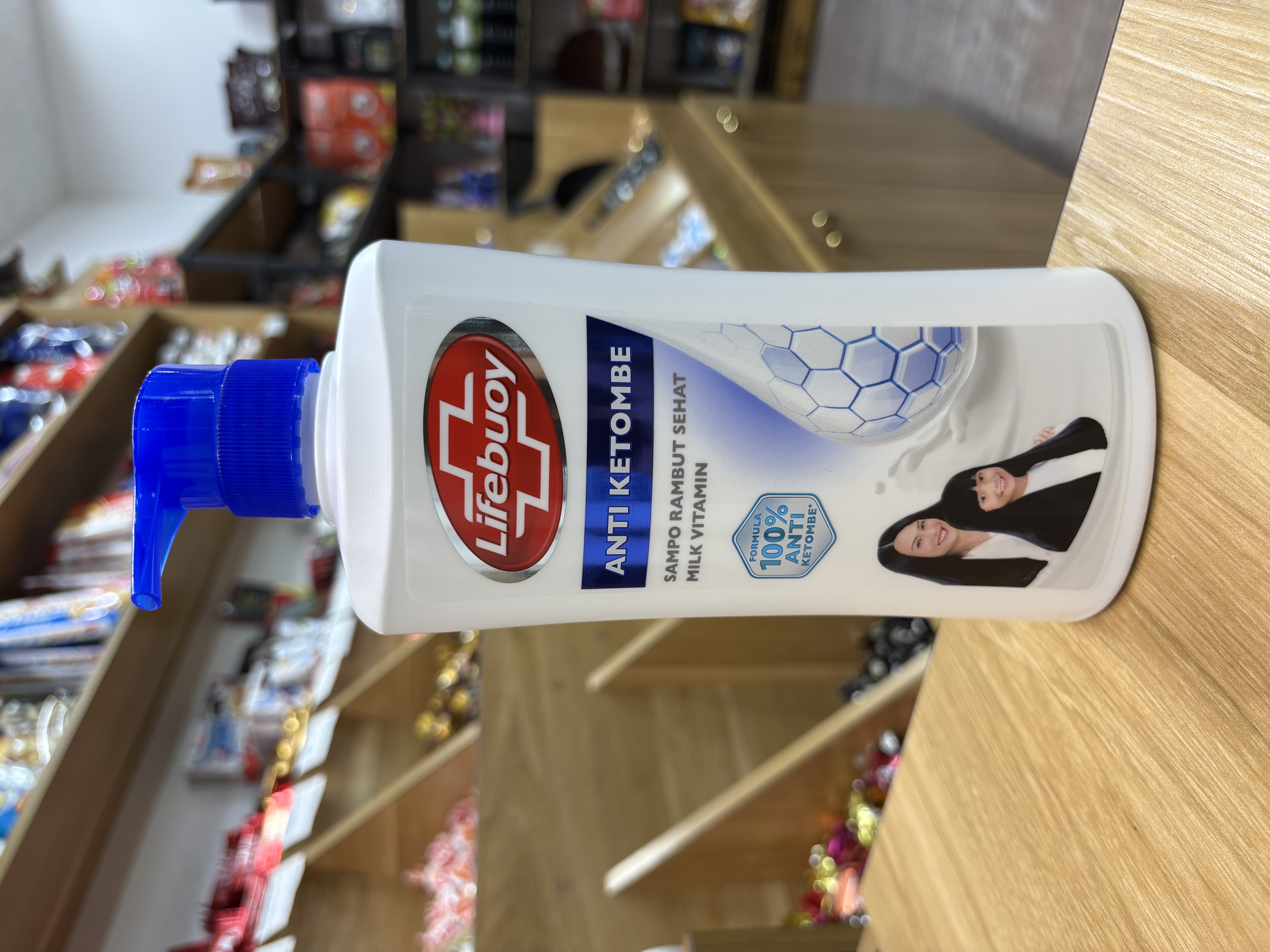 شامپو لایف بوی 680میل - ضد شوره --آبی